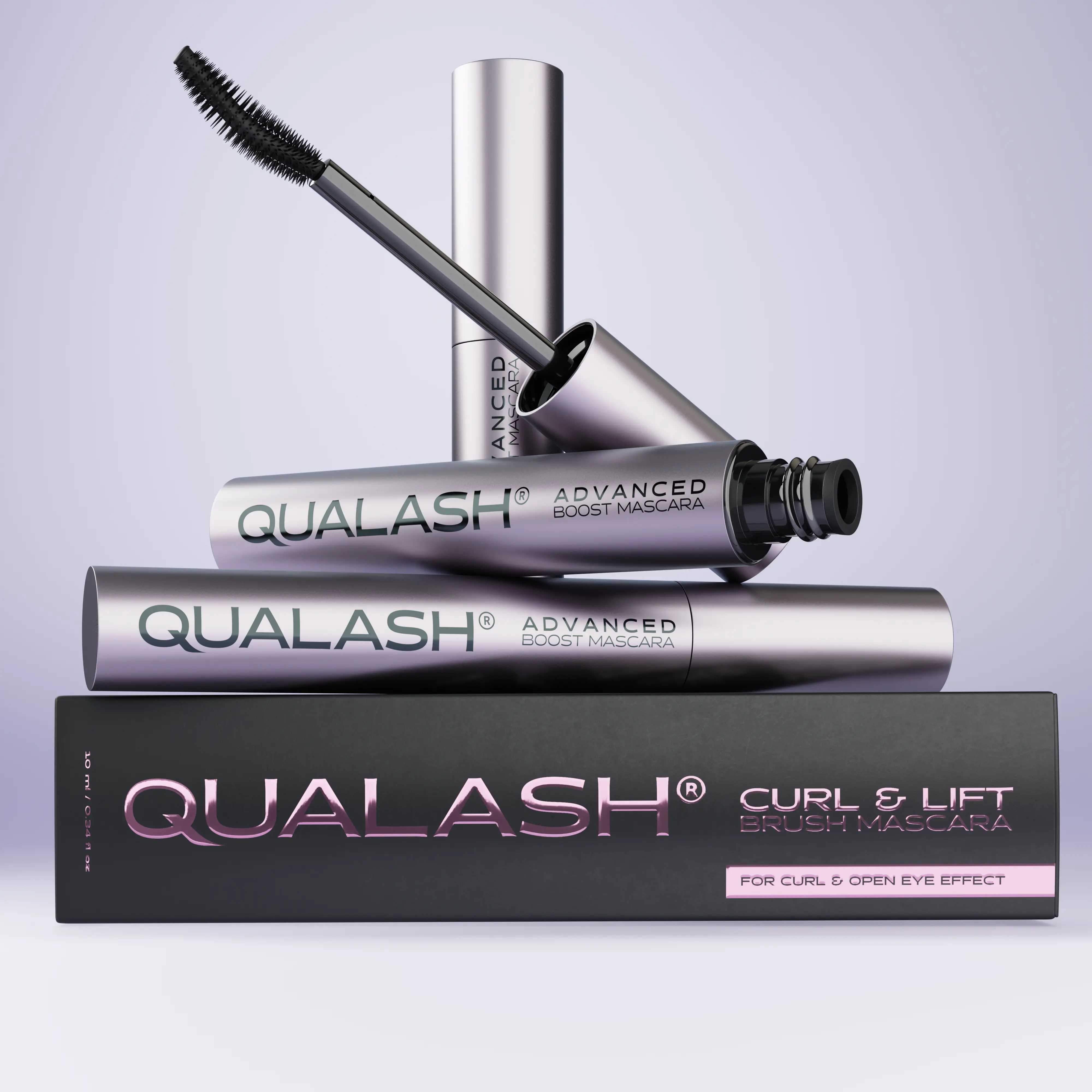 tusz do rzęs Qualash Advanced Boost Mascara w studyjnej aranżacji, prezentująca efekt podkręcenia i uniesienia rzęs.