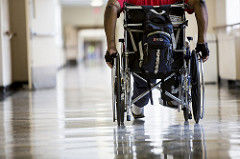 Niepełnosprawni: dofinansowanie do likwidacji barier architektonicznych