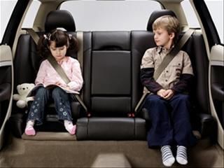 Nowoczesne foteliki dziecięce – jak zapewnić swojemu dziecku maksymalne bezpieczeństwo na drodze? 