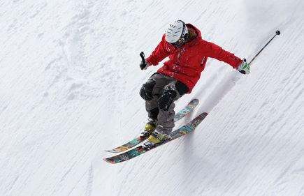 O czym warto pamiętać w czasie wyprzedaży sprzętu narciarskiego?