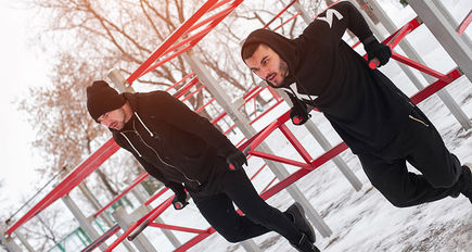 Zadbaj o swoją formę zimą – korzystaj z siłowni plenerowych