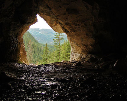 Tatrzańskie jaskinie - piękne i tajemnicze