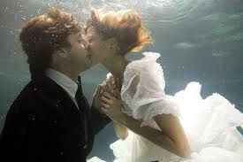 Podwodne sesje jako nowy trend w fotografii ślubnej!