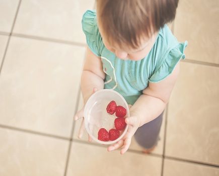 Owoce dla niemowlaka - jakie możesz podać swojemu dziecku?