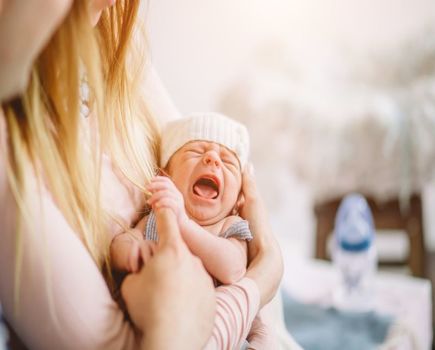 Napięcie mięśniowe u niemowląt. Kiedy jest powodem do niepokoju?