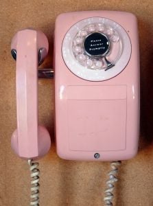 Telefon stacjonarny – komu jest potrzebny? 