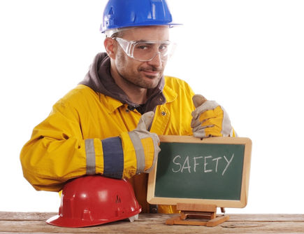 Jak zarządzać bezpieczeństwem pracy w swojej firmie !	