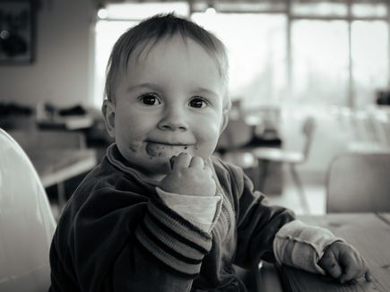 Jak poradzić sobie z dzieckiem, które za dużo je?