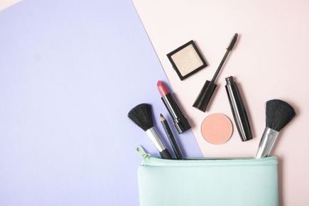 Jakie produkty warto mieć w kosmetyczce na co dzień?