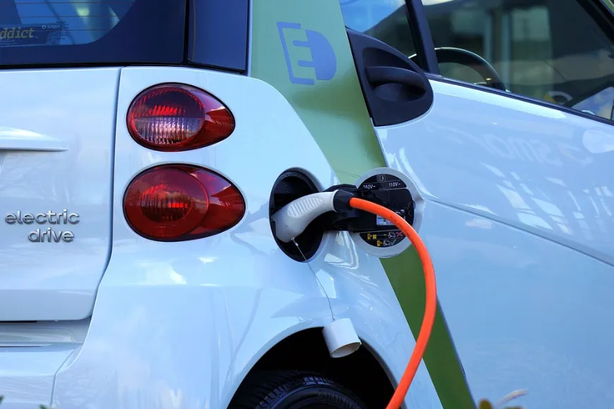 Technologie przyszłości: Elektryczne i autonomiczne samochody