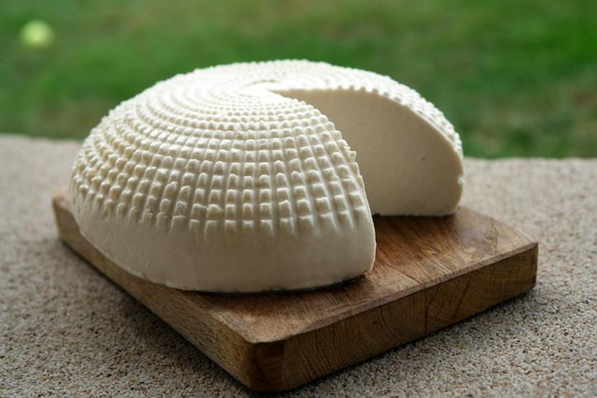 Serowe dziedzictwo: Odkrywamy sekrety sera korycińskiego