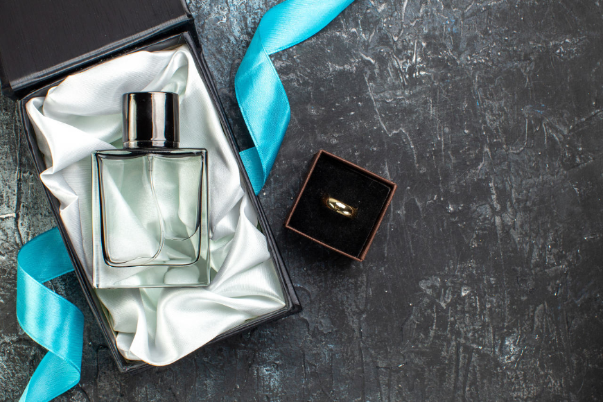 Dlaczego warto zwrócić uwagę na odpowiedniki markowych perfum męskich?