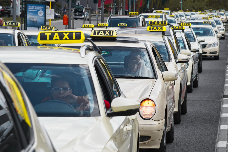 Taxi to nie tylko środek transportu, ale i element miejskiej kultury