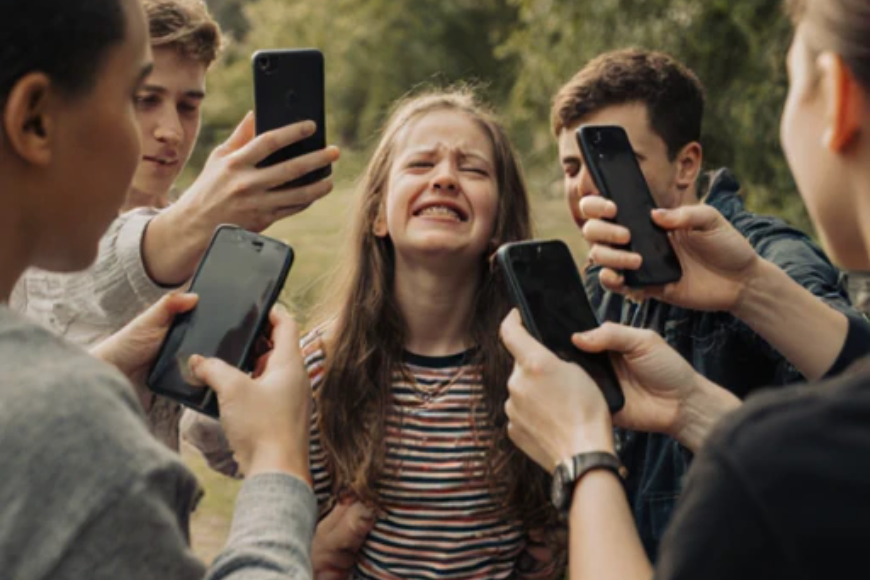 Hejt w internecie – jak się bronić i jakie są możliwości wsparcia?