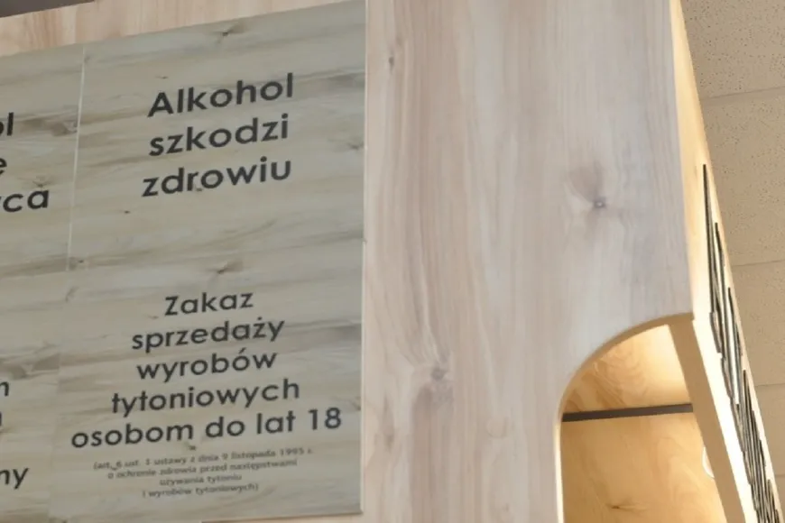 Tabliczki informacyjne do sklepu – jakich używać