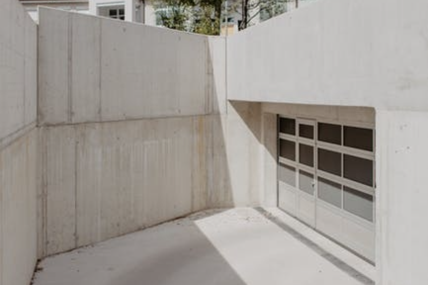 Farba do betonu – sposób na długowieczność