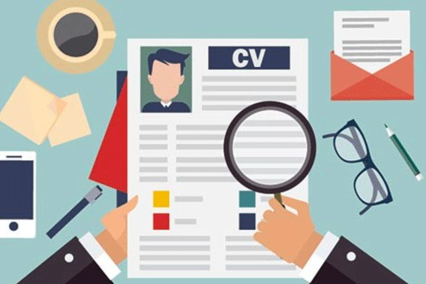 Jak napisać doskonałe CV online do podań o pracę