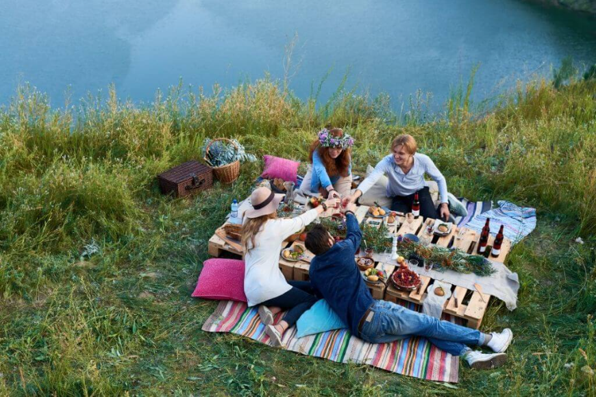Co na piknik? Sprawdź te doskonałe pomysły na piknik rodzinny!