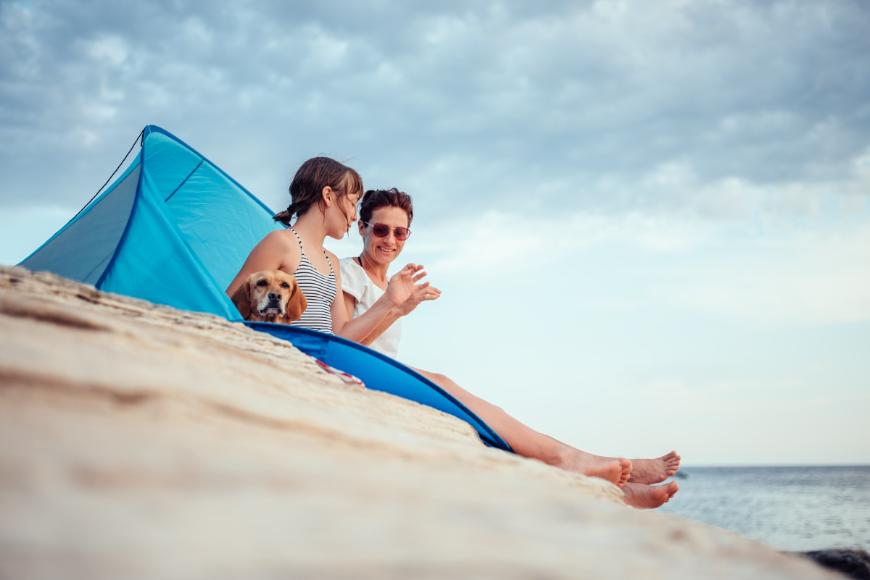 Namiot plażowy - czy warto się w niego zaopatrzyć?