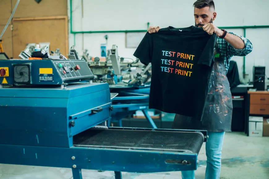 Nadruk flock w reklamie: skuteczność i kreatywne wykorzystanie w brandingowych kampaniach