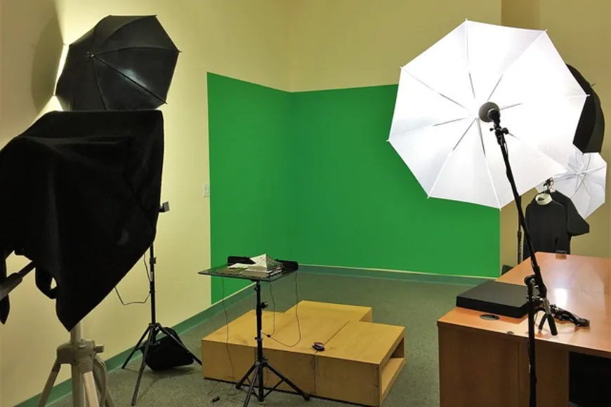 Jak zbudować własne domowe studio filmowe?
