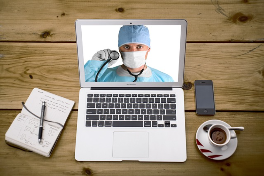 Kiedy warto skorzystać z usług lekarza online?