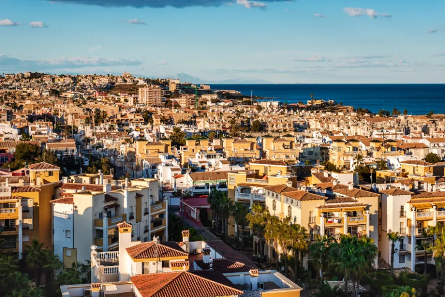 Dlaczego warto zamieszkać w Torrevieja?