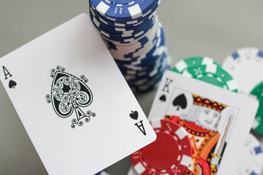 Jak zostać lepszym pokerzystą?