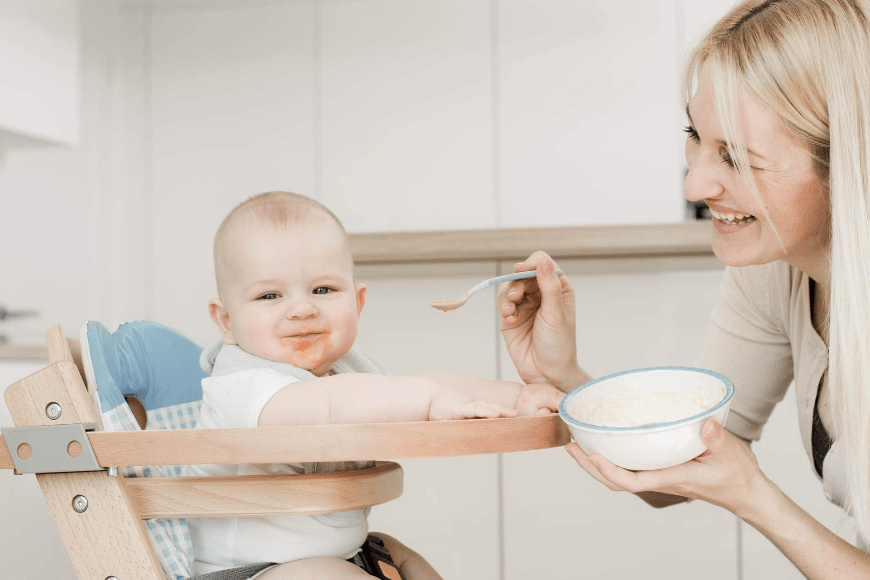 Rozszerzanie diety dziecka karmionego piersią – od czego zacząć?